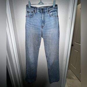 Abercrombie high-rise 90’s straight leg jean